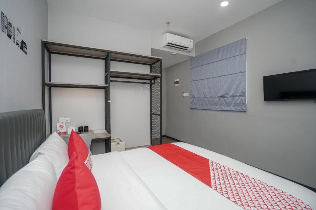 Oyo568拉贾瓦里家庭旅馆 巨港 外观 照片
