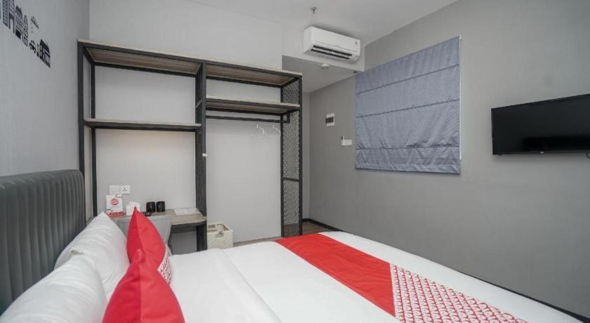 Oyo568拉贾瓦里家庭旅馆 巨港 外观 照片